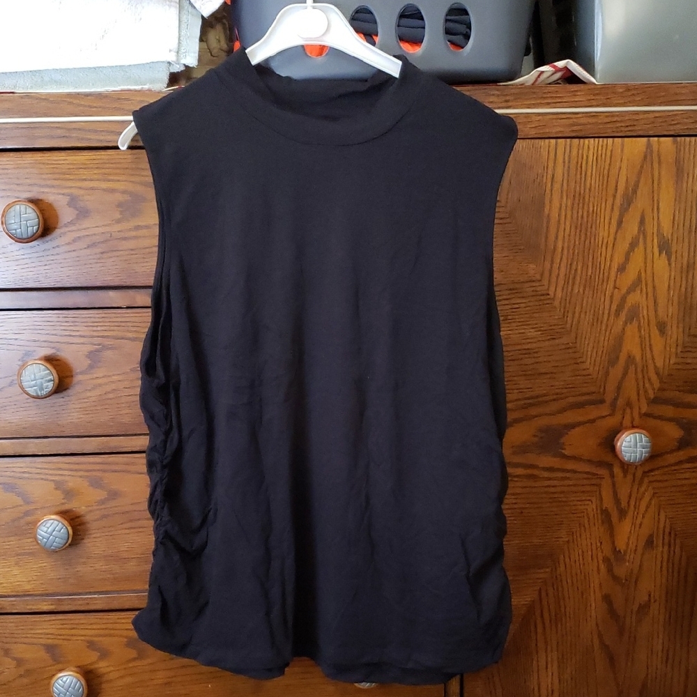 Reitmans Classic Black Sleeveless Tee
